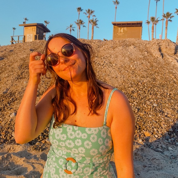 Meet your Posher, Kimmy - Picture 2 of 5